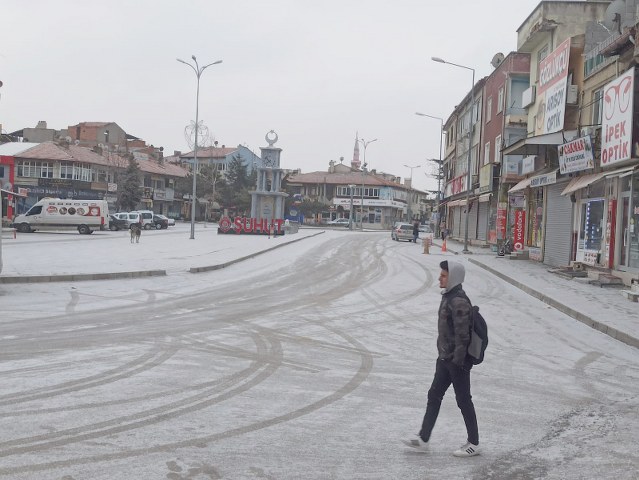 Afyonkarahisar’ın Şuhut ilçesi yağan