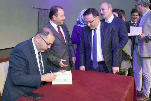 AKÜ’de Yakın Tarih Dersleri’ konulu konferans verenProf. Dr. Erhan Afyoncu,