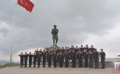 Askerler, Kocatepe ve Atatürk Evi’ni gezdi