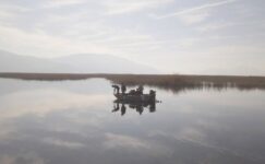 Karamık Gölü doğa ve fotoğraf tutkunlarının dikkatini çekiyor