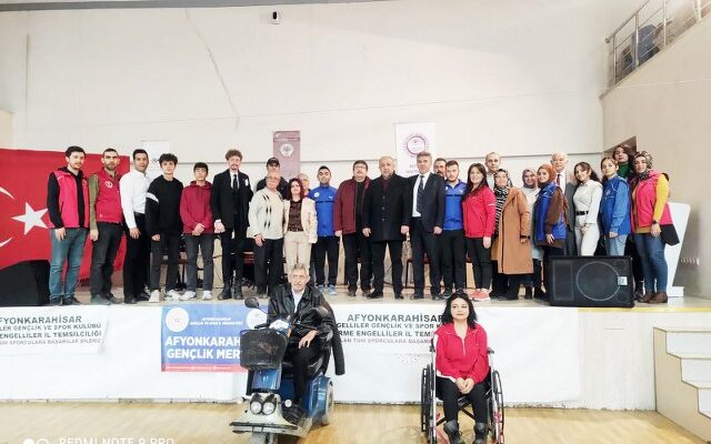 Engelli vatandaşlarla ‘Goalboll’ maçı yapıldı