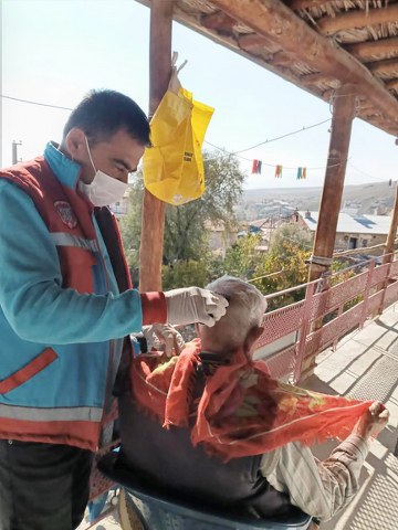 Şuhut ilçesinde Yaşlı Evde Bakım (VEFA) projesi çerçevesinde 120 yaşlı