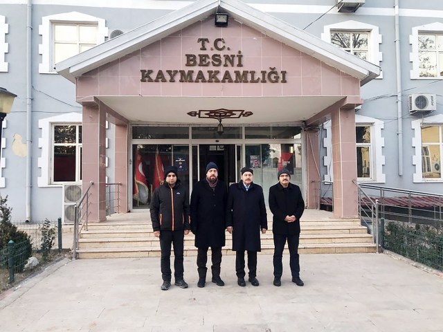 Fahri hemşehrisi olduğu Adıyaman’ın Besni ilçesinde incelemelerde bulunan AK Parti