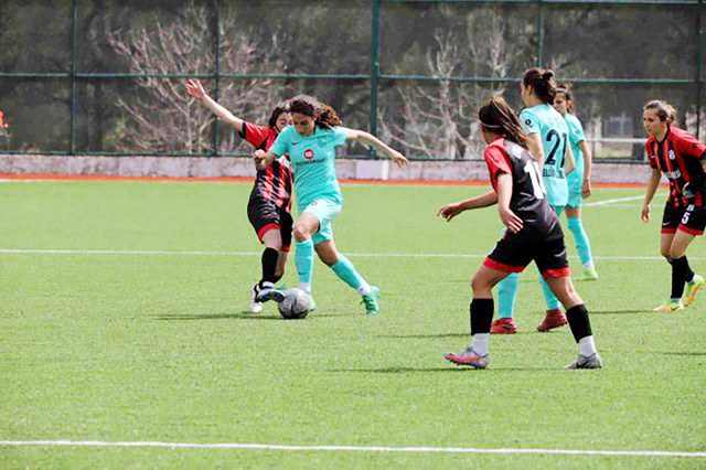 TFF Kadınlar 2’inci Ligi B Grubu’nda mücadele eden Afyon İdmanyurdu