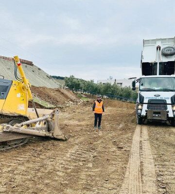 İl Özel İdaresi, Kırıkhan’da deprem bölgesinde çalışmalarını sürdürüyor