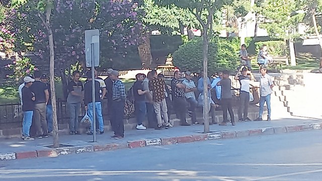 Yabancıların gelmesiyle Afyon kent merkezinde artık iki ayrı amele pazarı