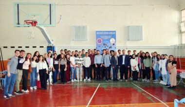 Mezun öğrenciler üniversitelerini anlattı