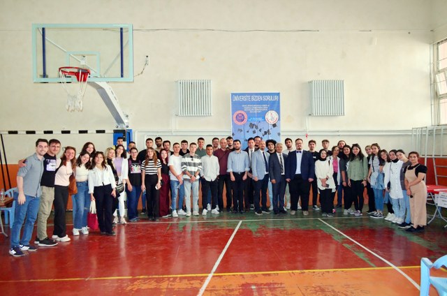 Kamil Miras Anadolu Lisesi okul yöneticileri, bu yıl üniversite sınavına