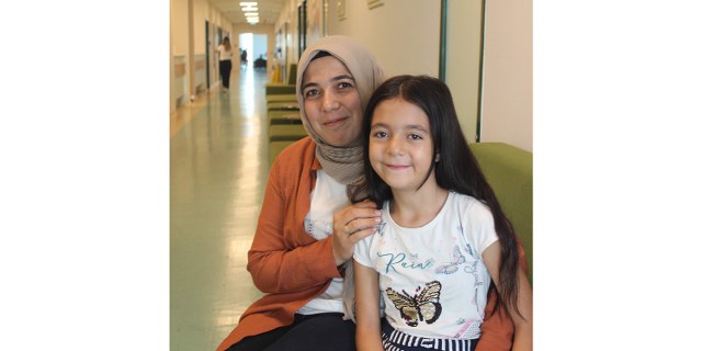 Dünyaya geldikten hemen sonra anne kucağından alınıp yoğun bakıma yatırılan,
