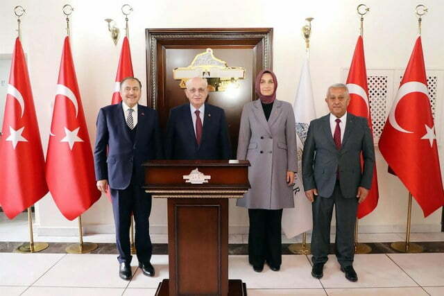Kahraman, Valiliği ziyaret etti Bir takım ziyaretlerde bulunmak ve açılışlara katılmak üzere dün Afyonkarahisar’a