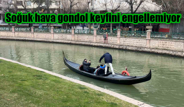ESKİŞEHİR’DE VATANDAŞLAR, SOĞUK HAVA ŞARTLARINA RAĞMEN GONDOLA BİNİP, GEZİNTİYE ÇIKMAYI