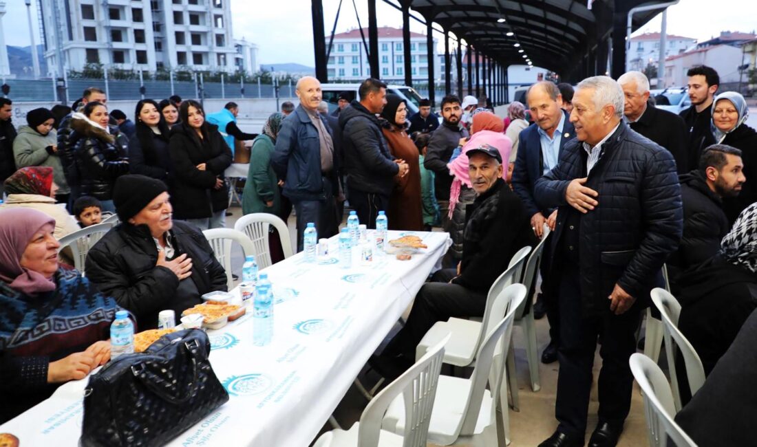 Belediye Başkanı Mehmet Zeybek,