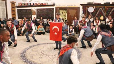 AFYONKARAHİSAR'IN SANDIKLI İLÇESİNDE ÇOĞUNLUĞU ESNAFTAN OLUŞAN BİR GURUP 'YAREN GECESİ'