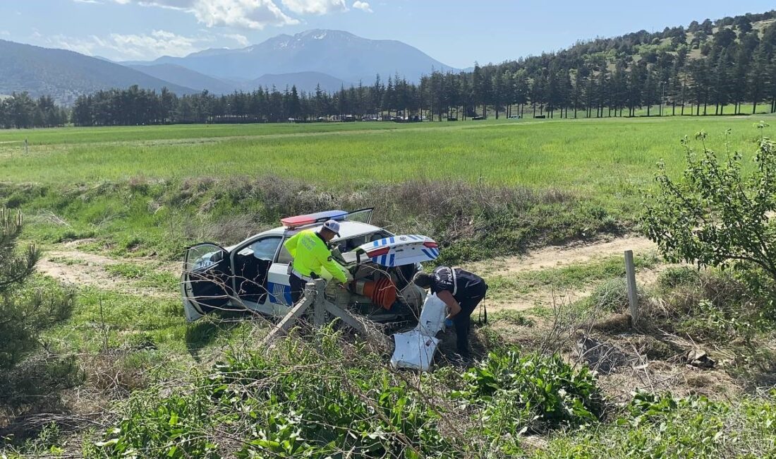 ISPARTA’DA OTOMOBİL İLE POLİS ARACININ ÇARPIŞMASI SONUCU MEYDANA GELEN KAZADA