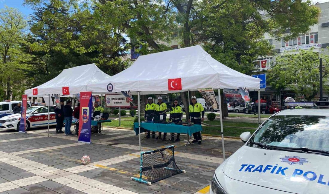 ESKİŞEHİR'DE POLİS EKİPLERİNCE TRAFİK