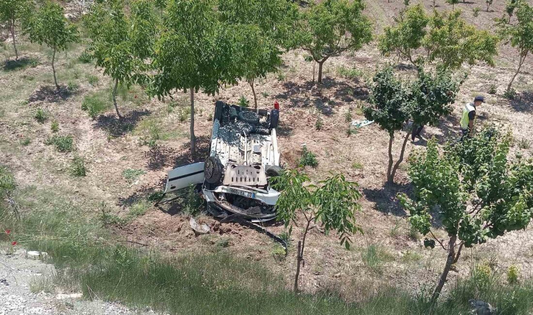 BİLECİK’TE OTOMOBİL ŞARAMPOLE UÇTU; 3 KİŞİ YARALANDI
