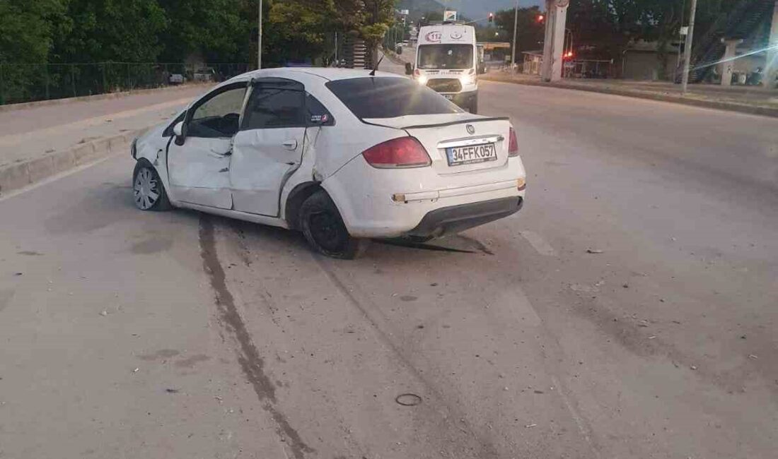 OSMANELİ İLÇESİNDE KONTROLDEN ÇIKAN OTOMOBİLİN KARŞI ŞERİDE GEÇİP KAMYONETE ÇARPTIĞI