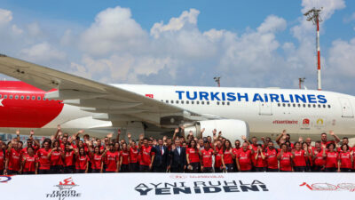 Paris 2024 Olimpiyatları'nda mücadele edecek olan 'Team Türkiye' kafilesi, Fransa'ya
