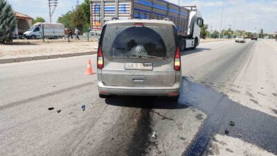 AFYONKARAHİSAR'DA HAFİF TİCARİ ARAÇLA ÇARPIŞAN ELEKTRİKLİ BİSİKLETİN 11 YAŞINDAKİ SÜRÜCÜSÜ