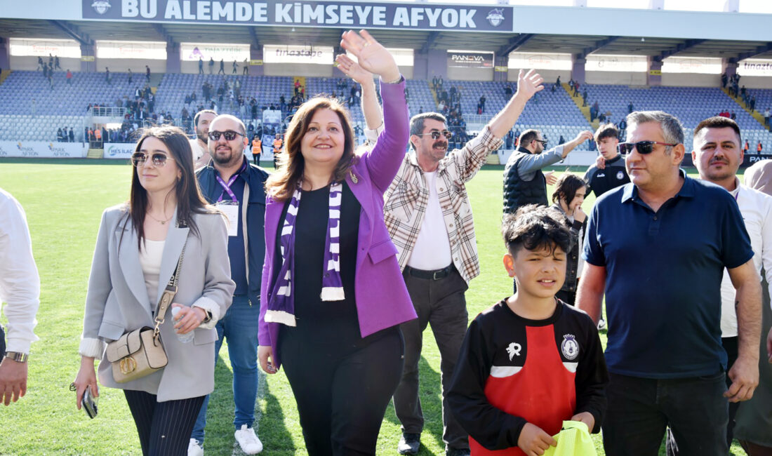 Belediye Başkanı Burcu Köksal,