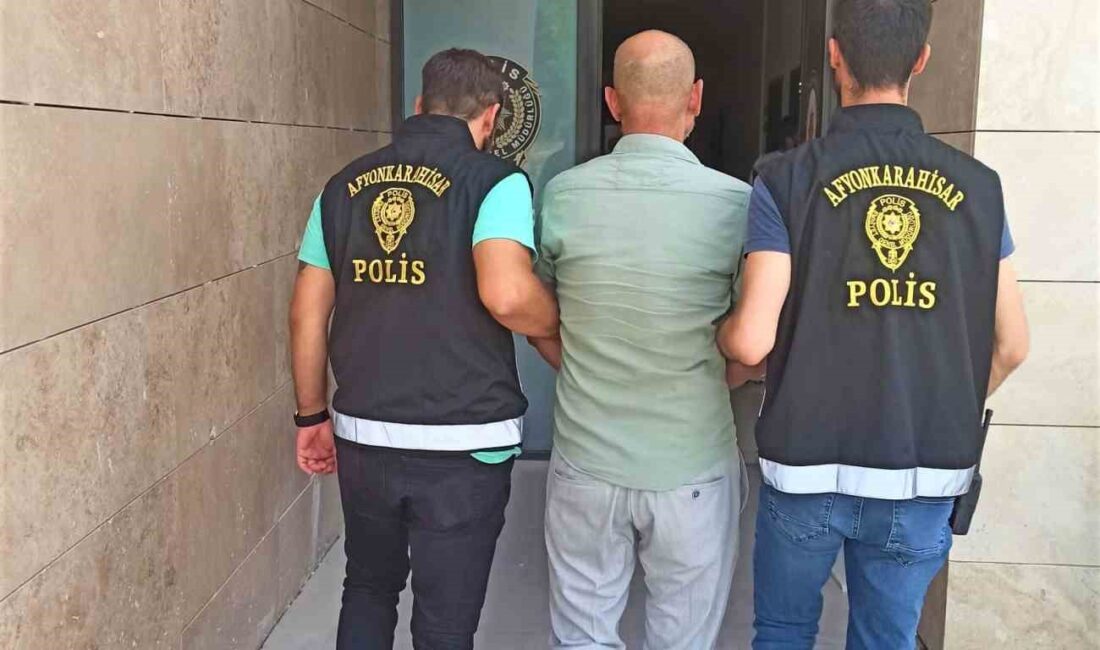 12 suç kaydı bulunan ve 8 yıl 8 ay hapis cezasıyla aranan şahsı polis yakaladı AFYONKARAHİSAR’DA 12 SUÇ KAYDI BULUNAN VE 8 YIL 8 AY