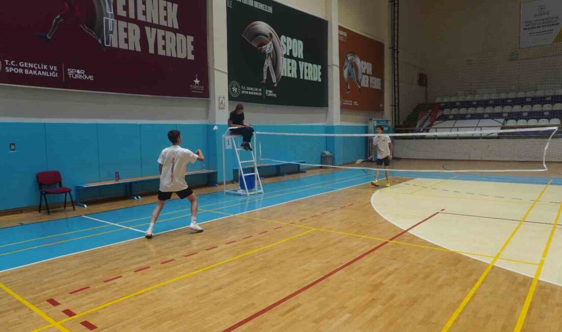 AFYONKARAHİSAR'DA TINAZTEPE SPOR SALONU,