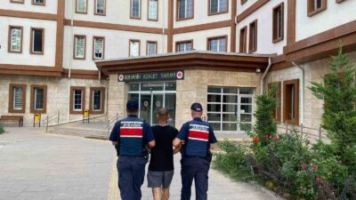 AFYONKARAHİSAR’DA 15 YIL HAPİS CEZASI İLE ARANAN ŞAHIS SAKLANDIĞI KÖYDE