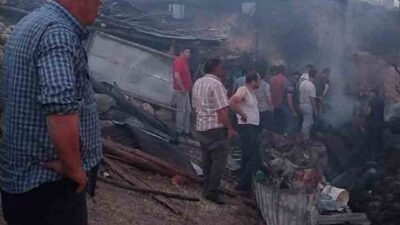 AFYONKARAHİSAR’IN ŞUHUT İLÇESİNDE ÇIKAN YANGINDA 2 KATLI AHŞAP EV KULLANILAMAZ