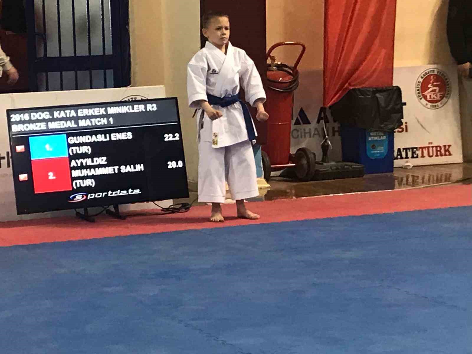 8 Yaşındaki̇ Karate Sporcusu Enes Hayatını Kaybetti̇