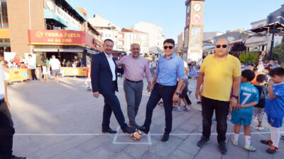Geleneksel Sokak Futbolu Turnuvası 15 Temmuz Demokrasi Meydanı’nda başladı. Sandıklı