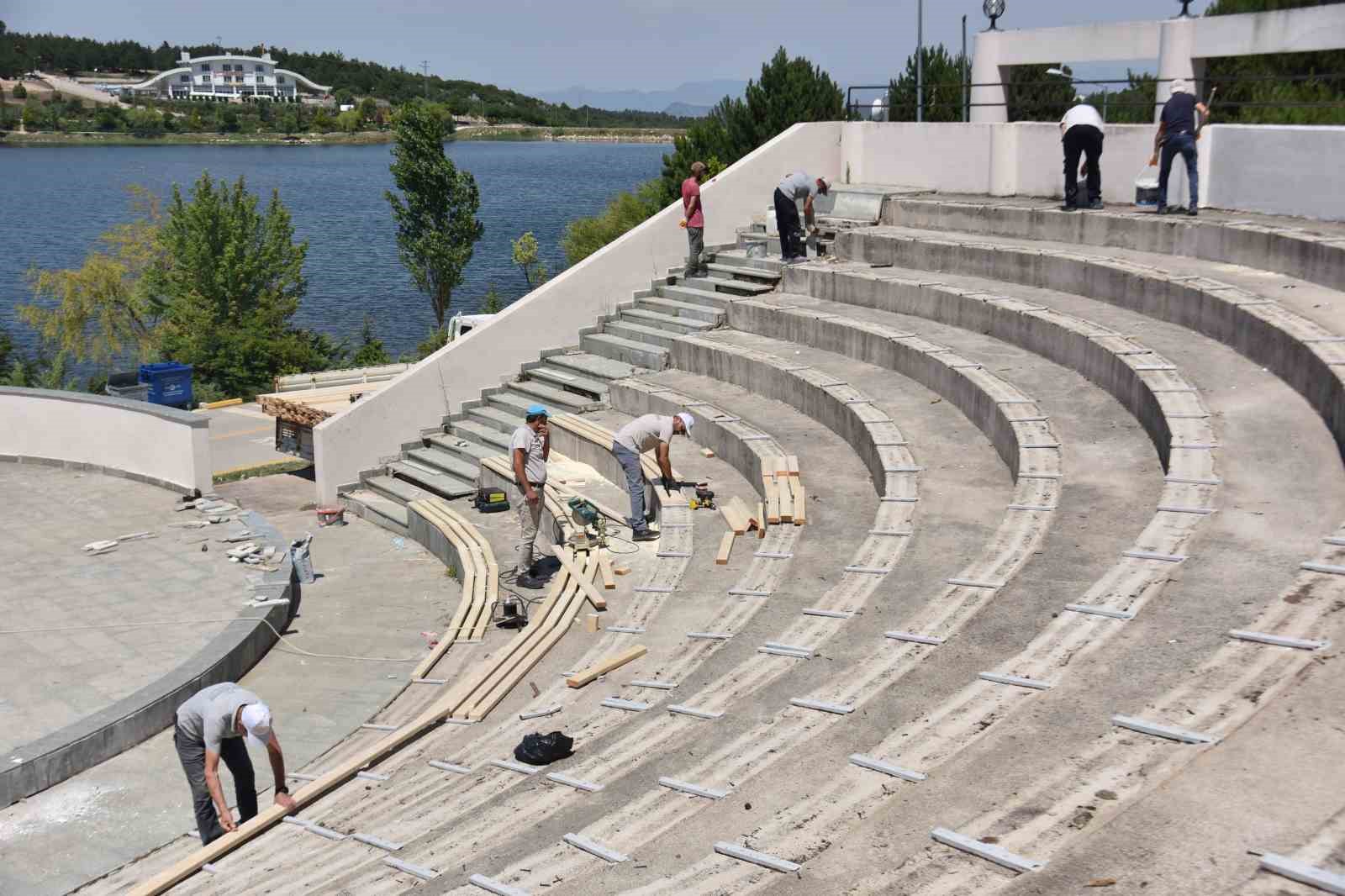 Amfi̇ Ti̇yatroda Bakım Ve Onarım Çalışmaları Başladı