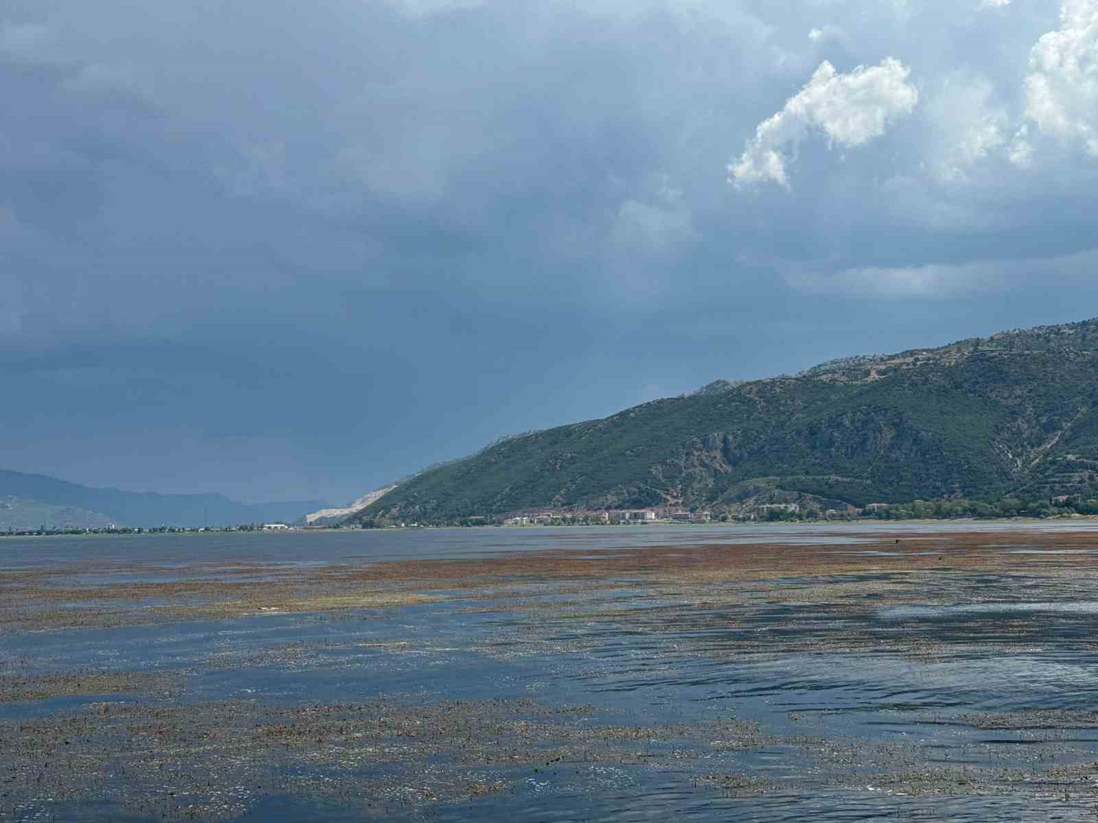 Bakanlık Harekete Geçti̇, Eği̇rdi̇r Gölü Temi̇zlenecek