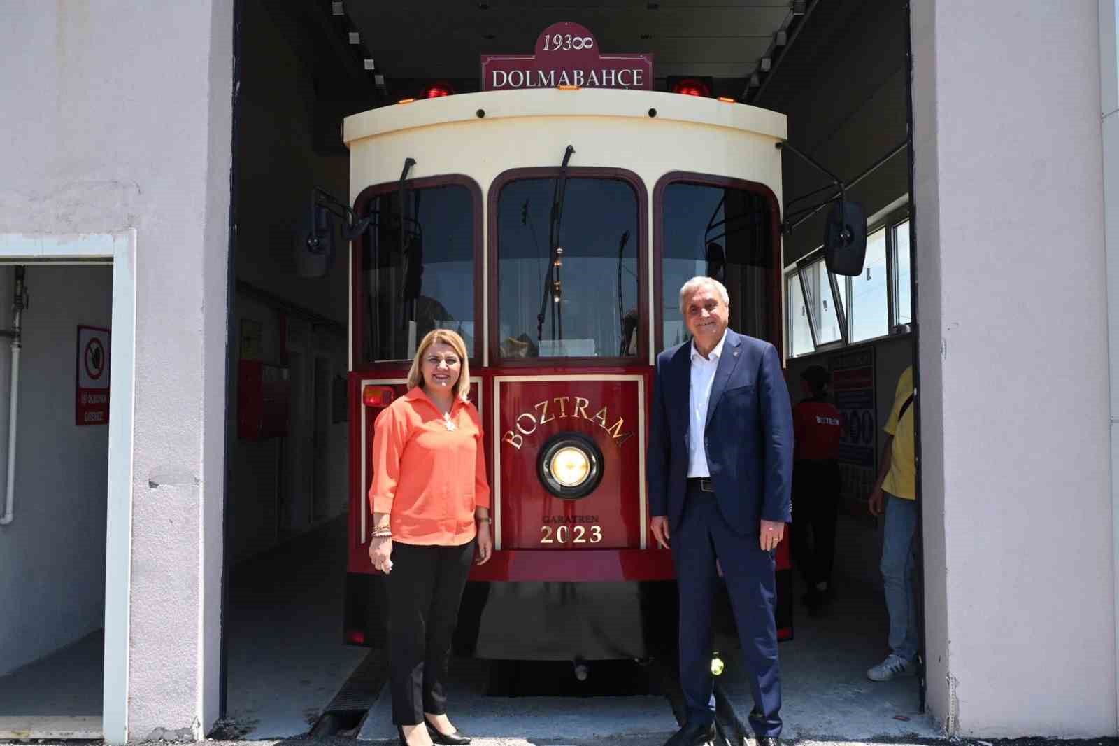 Başkan Bakkalcıoğlu İzmi̇t Beledi̇ye Başkanı Hürri̇yete Ekonomi̇k Ulaşım Projesi̇ Boztram Hakkında Bi̇lgi̇ Verdi̇