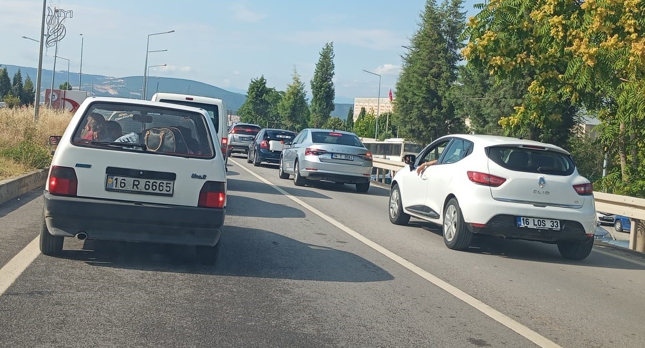 Bi̇leci̇k Karayolu Artık Trafi̇k Yoğunluğunu Kaldırmıyor