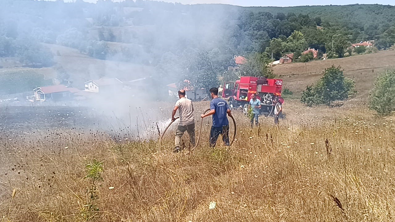 Bi̇leci̇kte Çıkan Ot Yangınında 1 Ki̇şi̇ Hastaneli̇k Oldu