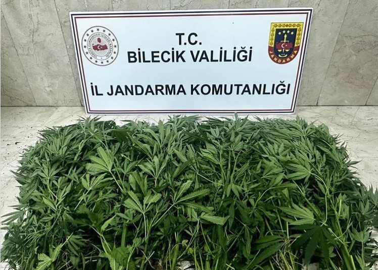 Bi̇leci̇kte Uyuşturucu Operasyonu: 2 Şüpheli̇ Tutuklandı