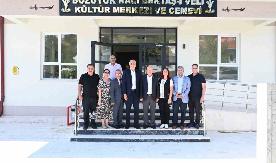 BOZÜYÜK CEMEVİ'NDEN AŞURE İKRAMI