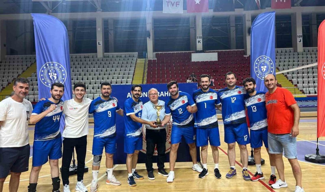 AFYONKARAHİSAR'DA VOLEYBOL SEVERLERİN BÜYÜK