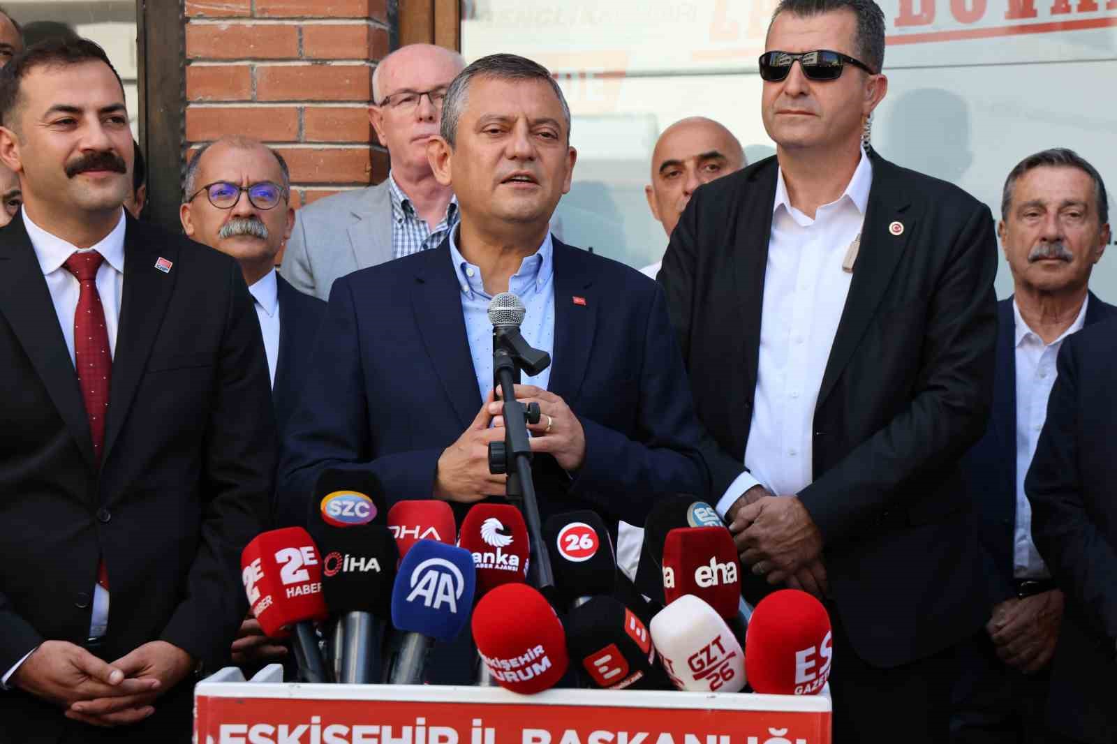 Chp Genel Başkanı Özel: “Bu Kötülük Karşısında Hep Bi̇rli̇kte Hi̇zmete Devam Edeceği̇z”