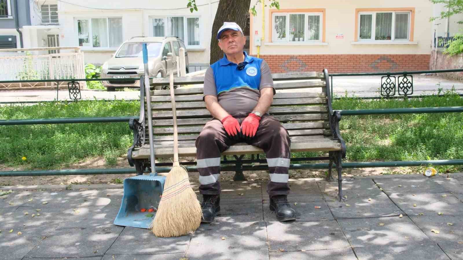 Depremde Yaşadıkları Acıyı ‘İki̇nci̇ Bahar Dedi̇kleri̇ Eski̇şehi̇rde Unutmaya Çalışıyorlar