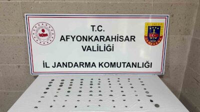 ELİNDEKİ SİKKELERİ SATMAK İSTEYEN ŞAHSI JANDARMA YAKALADI