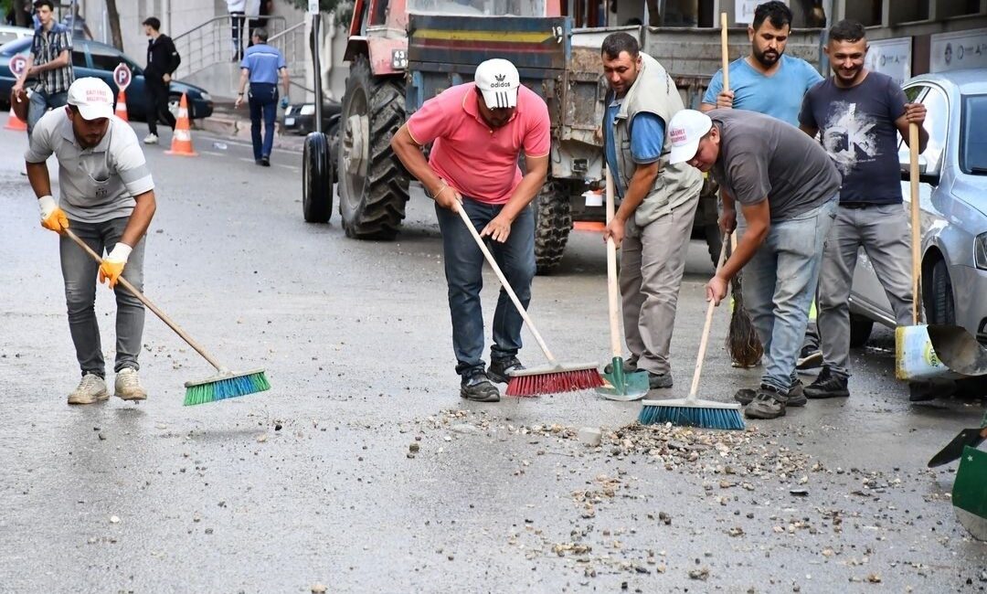 EMET BELEDİYESİNDEN YOĞUN YAĞIŞ