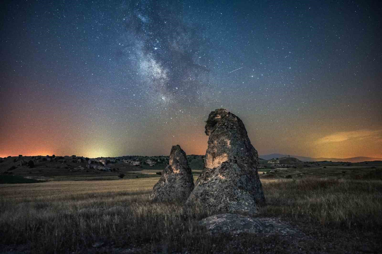 Eski̇şehi̇rde Uzun Pozlama İle Çeki̇lmi̇ş Samanyolu Manzarası