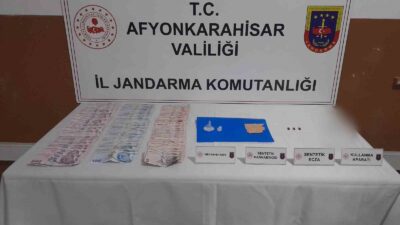 ANTALYA’DAN ALDIKLARI UYUŞTURUCU MADDELERİ SATMAK İÇİN AFYONKARAHİSAR’A GETİREN 3 ŞAHIS