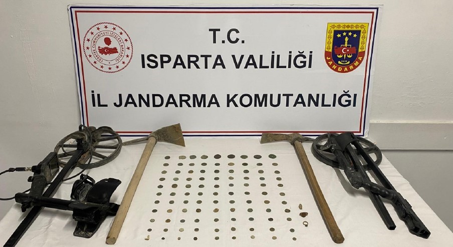 Ispartada Tari̇hi̇ Eser Operasyonu: 102 Adet Tari̇hi̇ Eser Ele Geçi̇ri̇ldi̇