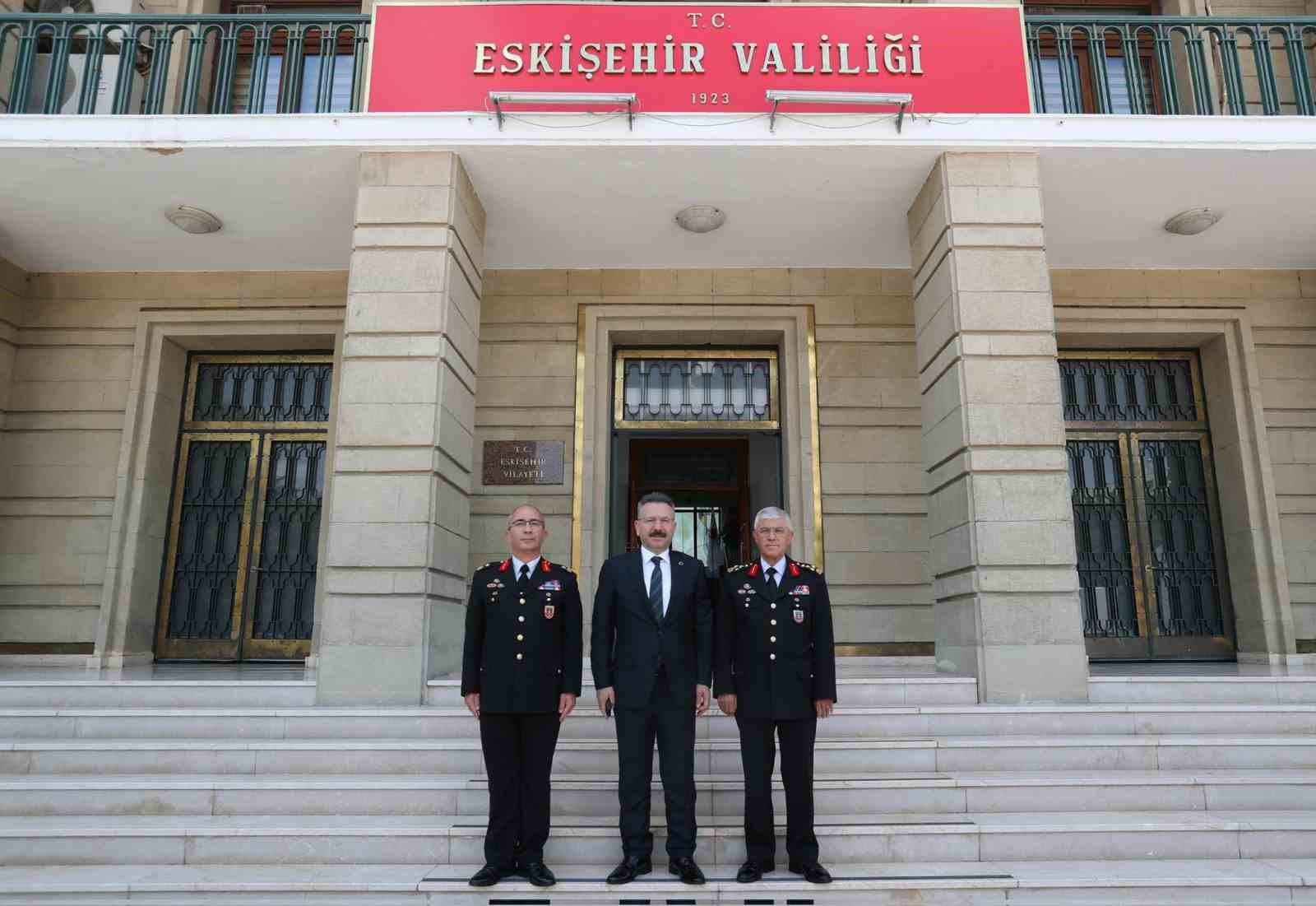 Jandarma Genel Komutanı Orgeneral Ari̇f Çeti̇n, Vali̇ Aksoyu Zi̇yaret Etti̇