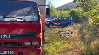 AFYONKARAHİSAR’DA KAMYONET İLE MOTOSİKLETİN ÇARPIŞTIĞI KAZADA 1 KİŞİ YARALANDI.