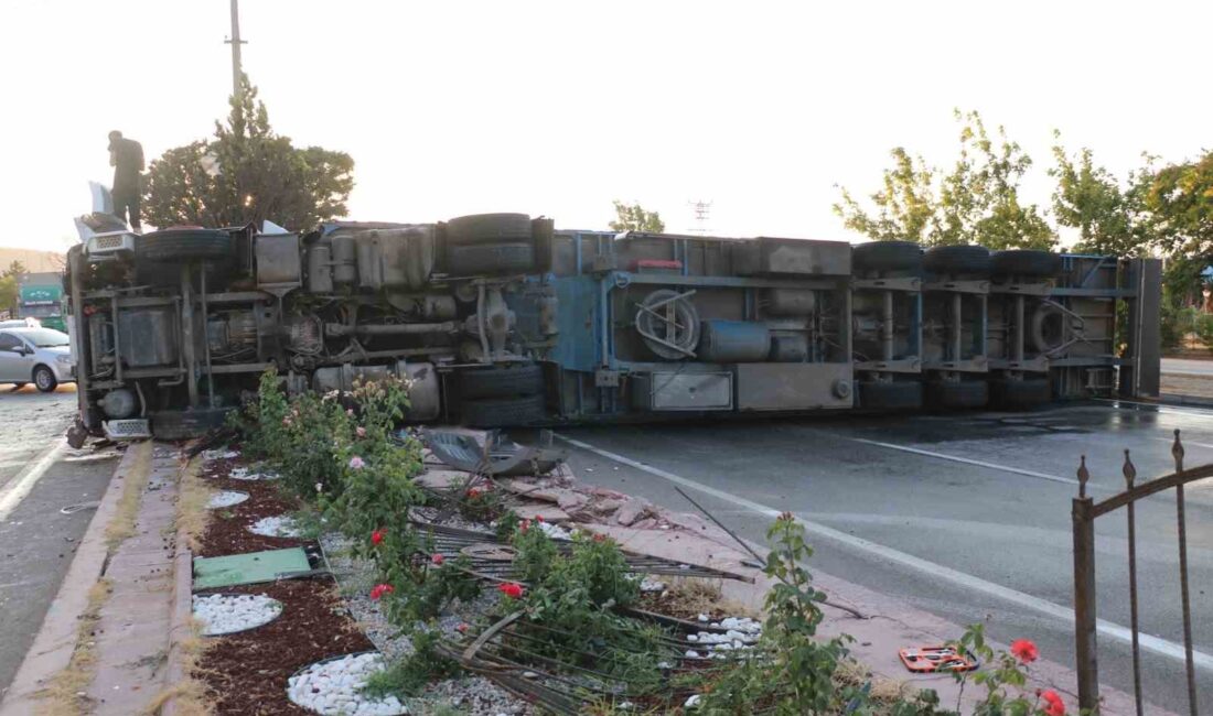 AFYONKARAHİSAR’DA KONTROLDEN ÇIKARAK YOL