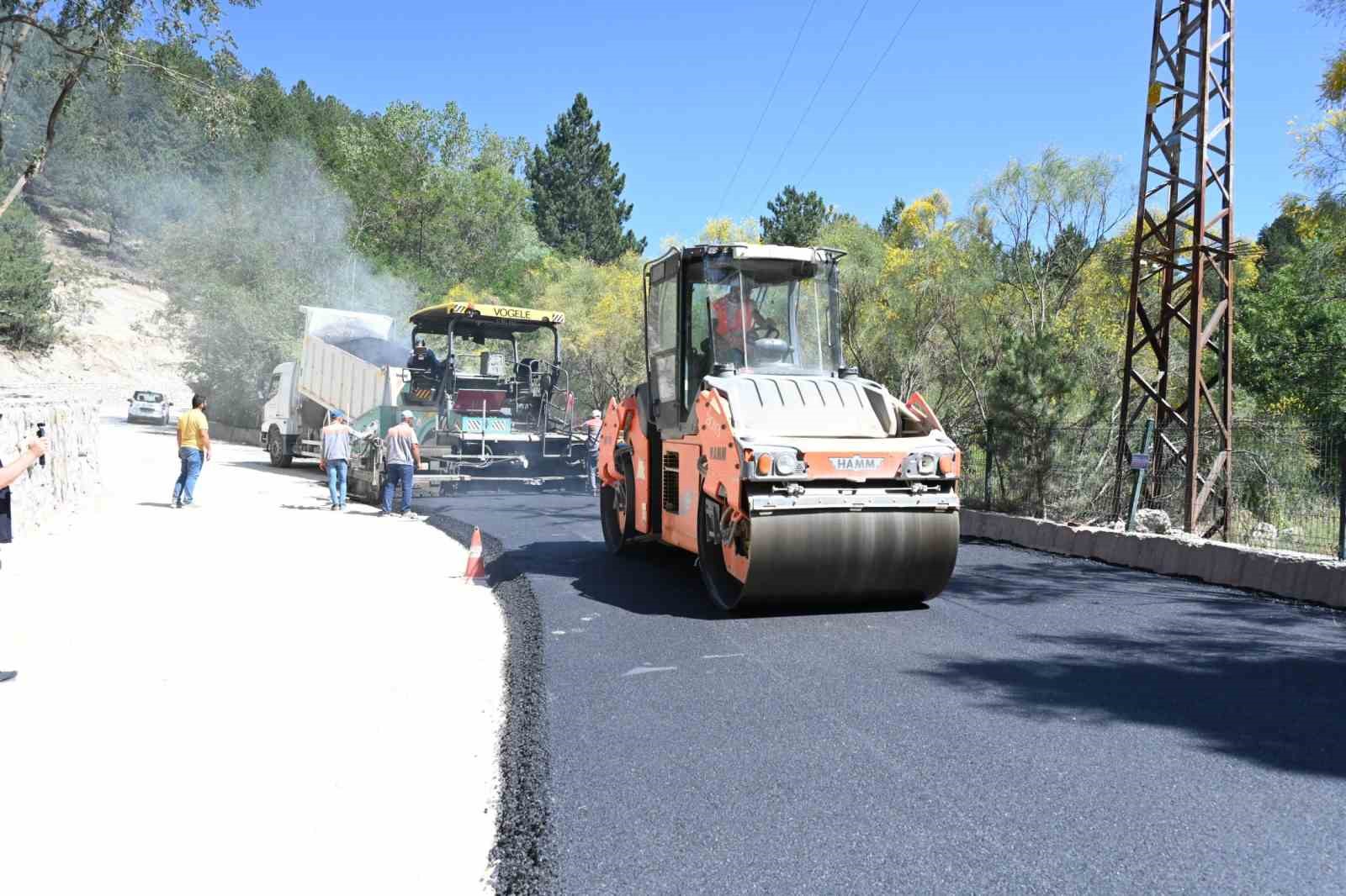 Mi̇las-Gölcük Tabi̇at Parkı Arasında Bulunan Yol Asfaltlandı