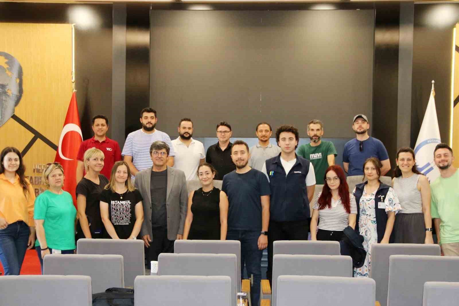 Osb Akademi̇ Eği̇ti̇mleri̇ Tüm Hızıyla Devam Edi̇yor